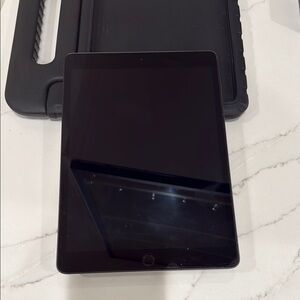 Apple Ipad 7th generation 32gb